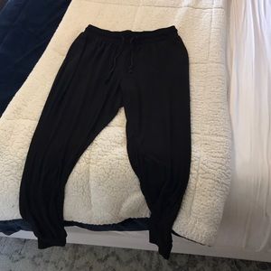 NWOT Black joggers